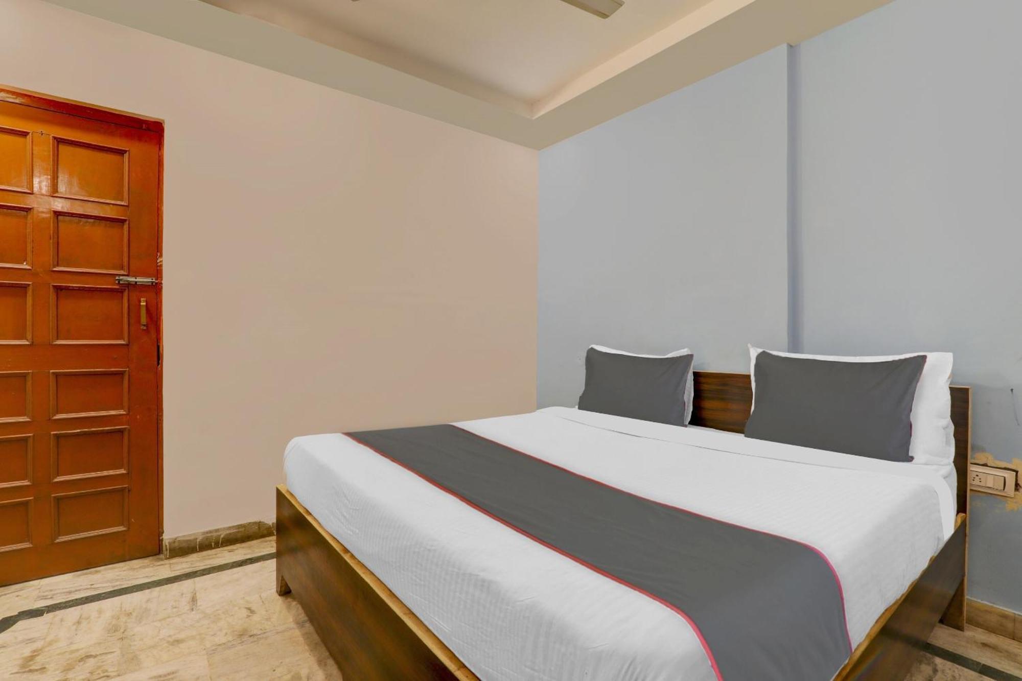 Hotel Collection O Premier Near Hazratganj Lucknow Exterior foto