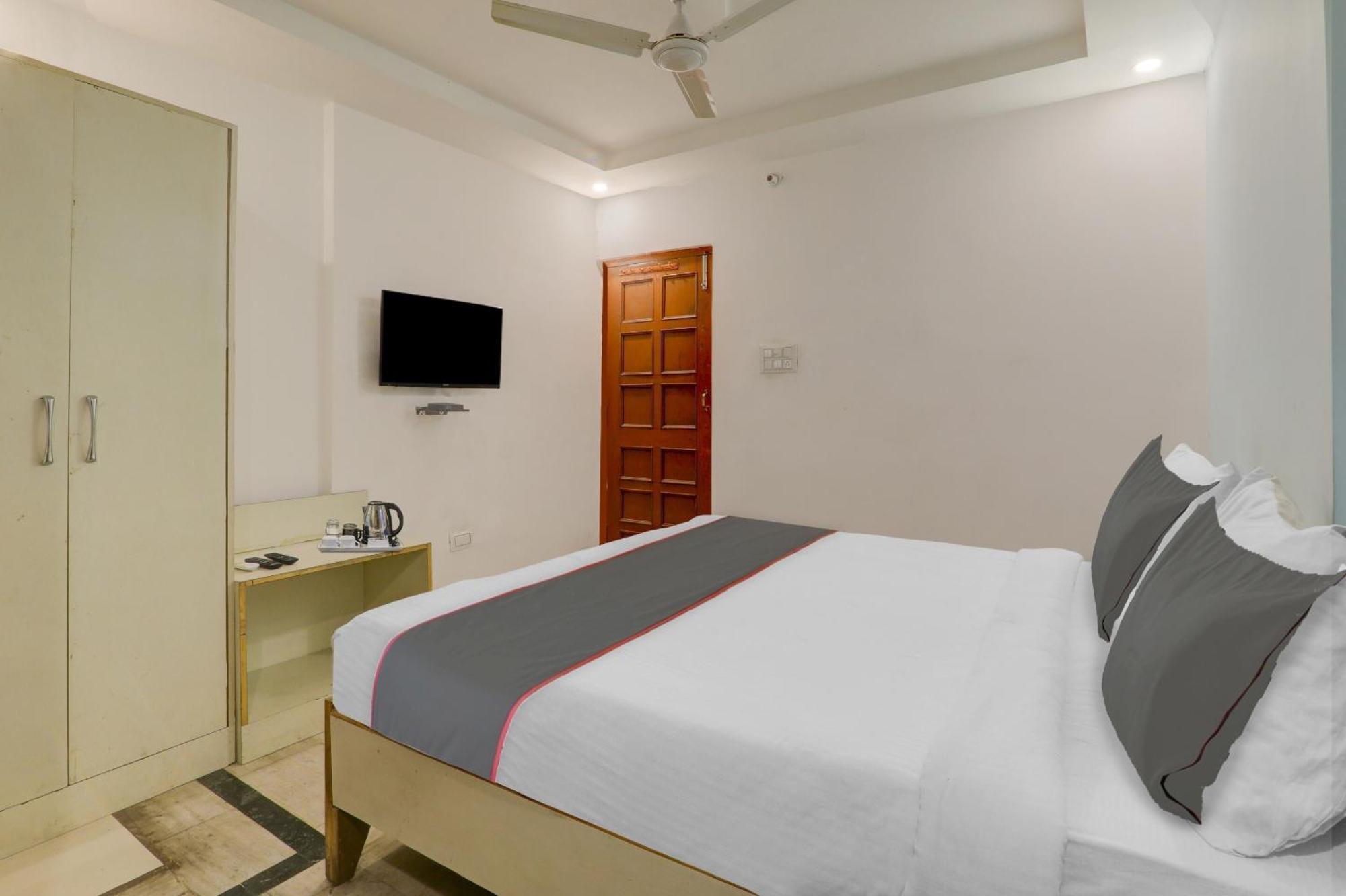Hotel Collection O Premier Near Hazratganj Lucknow Exterior foto