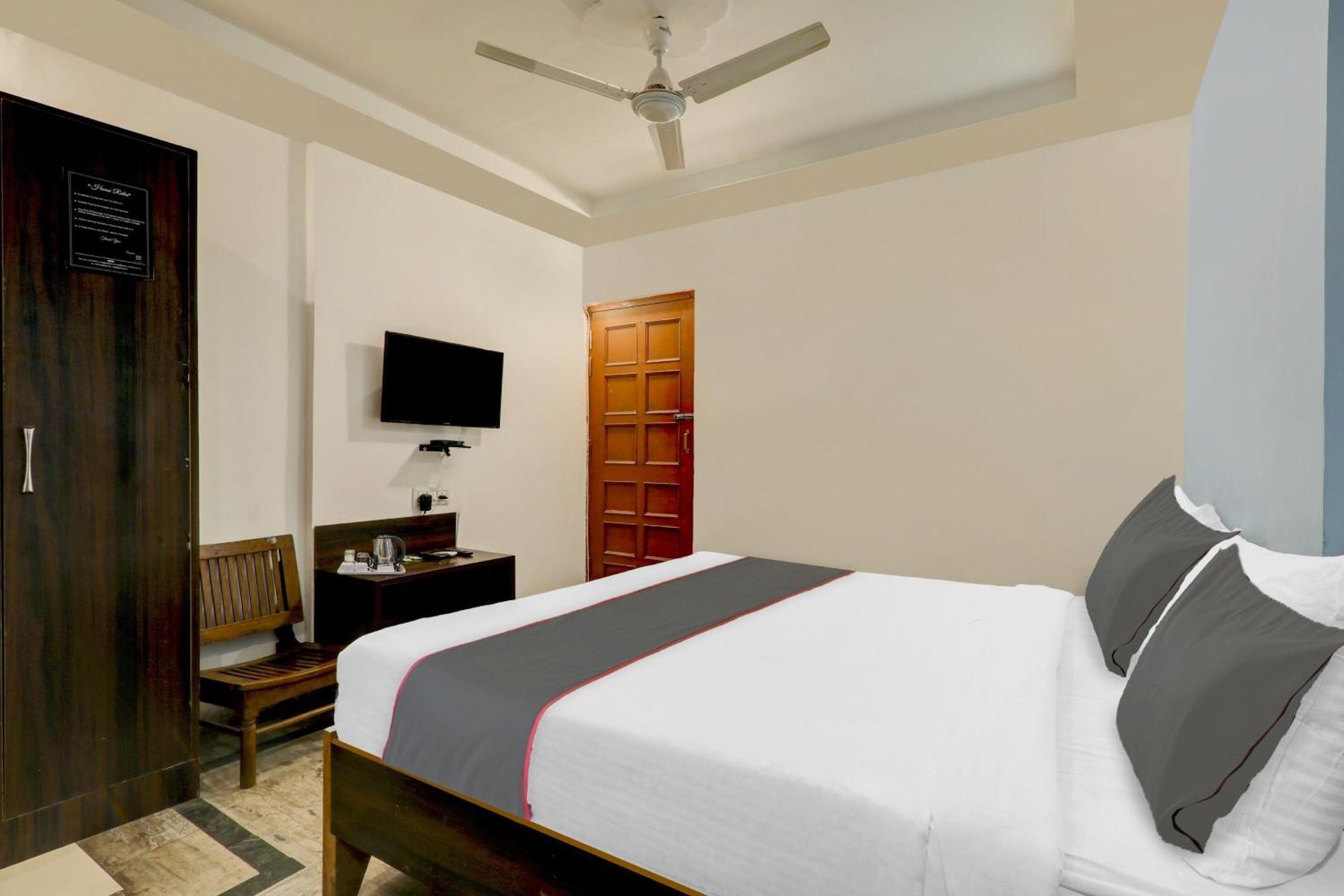 Hotel Collection O Premier Near Hazratganj Lucknow Exterior foto