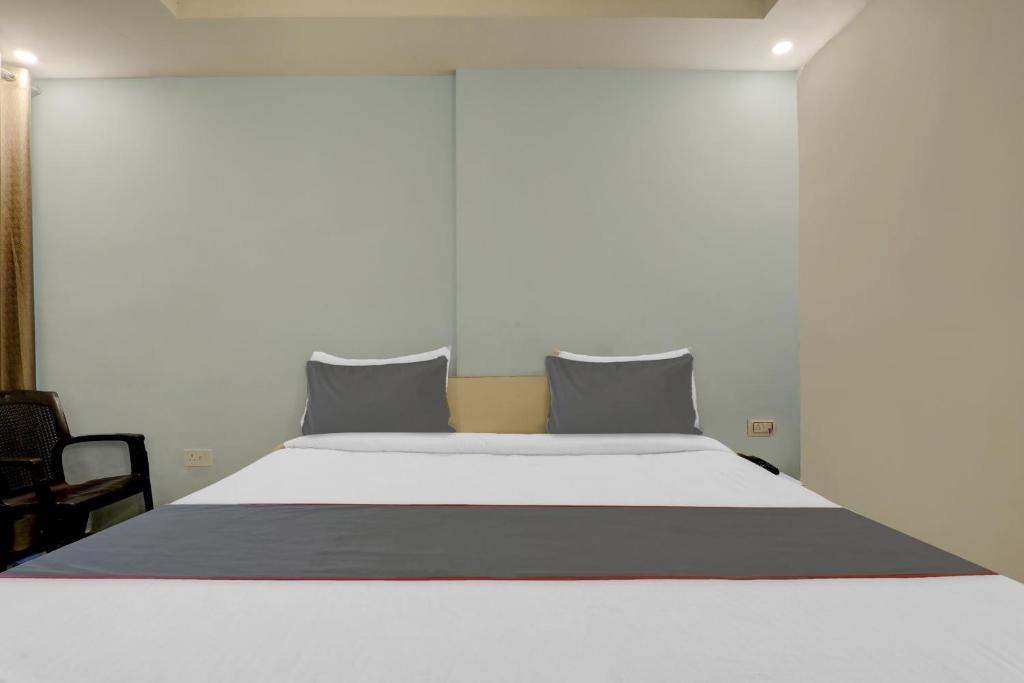 Hotel Collection O Premier Near Hazratganj Lucknow Exterior foto