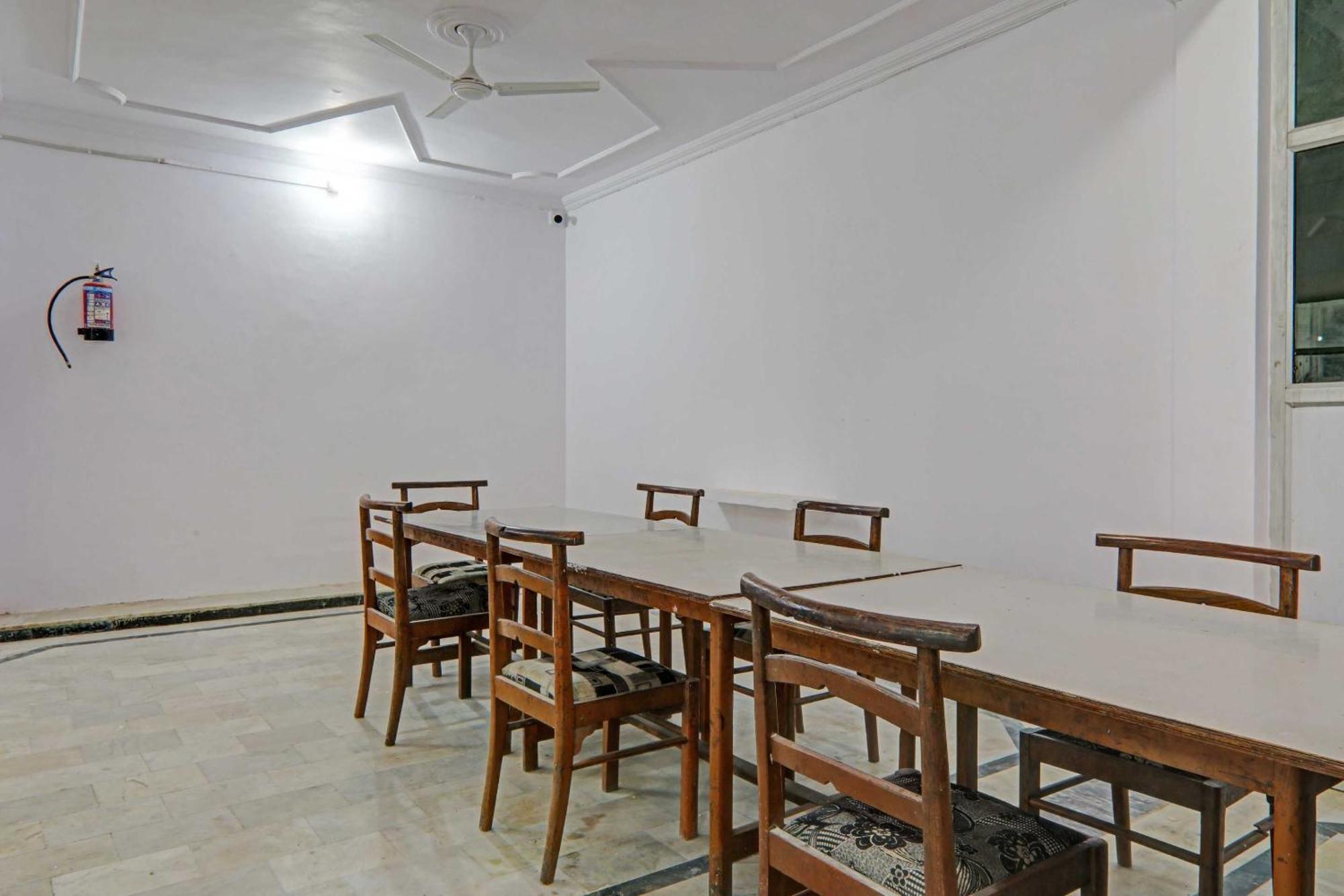 Hotel Collection O Premier Near Hazratganj Lucknow Exterior foto