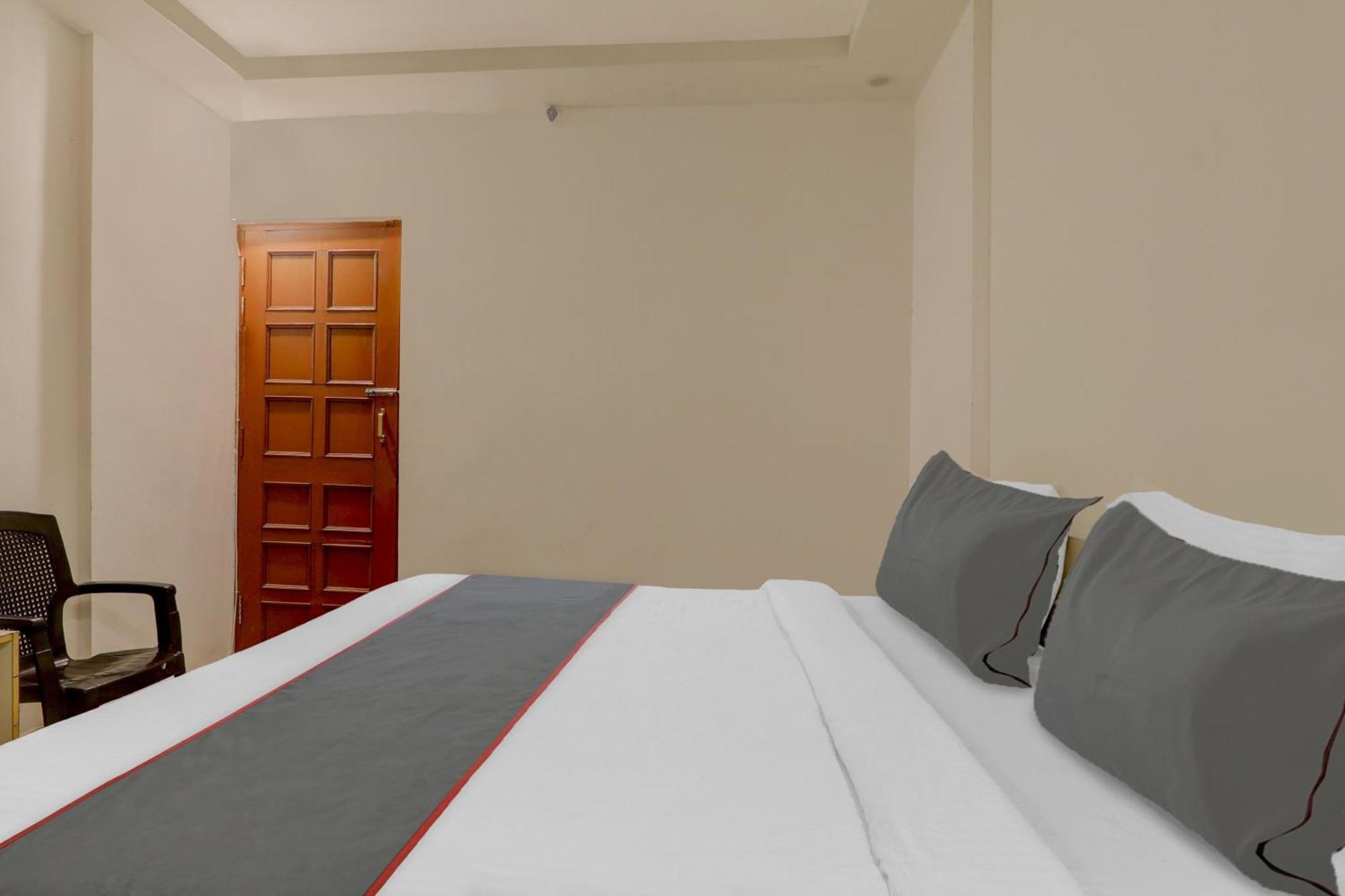 Hotel Collection O Premier Near Hazratganj Lucknow Exterior foto