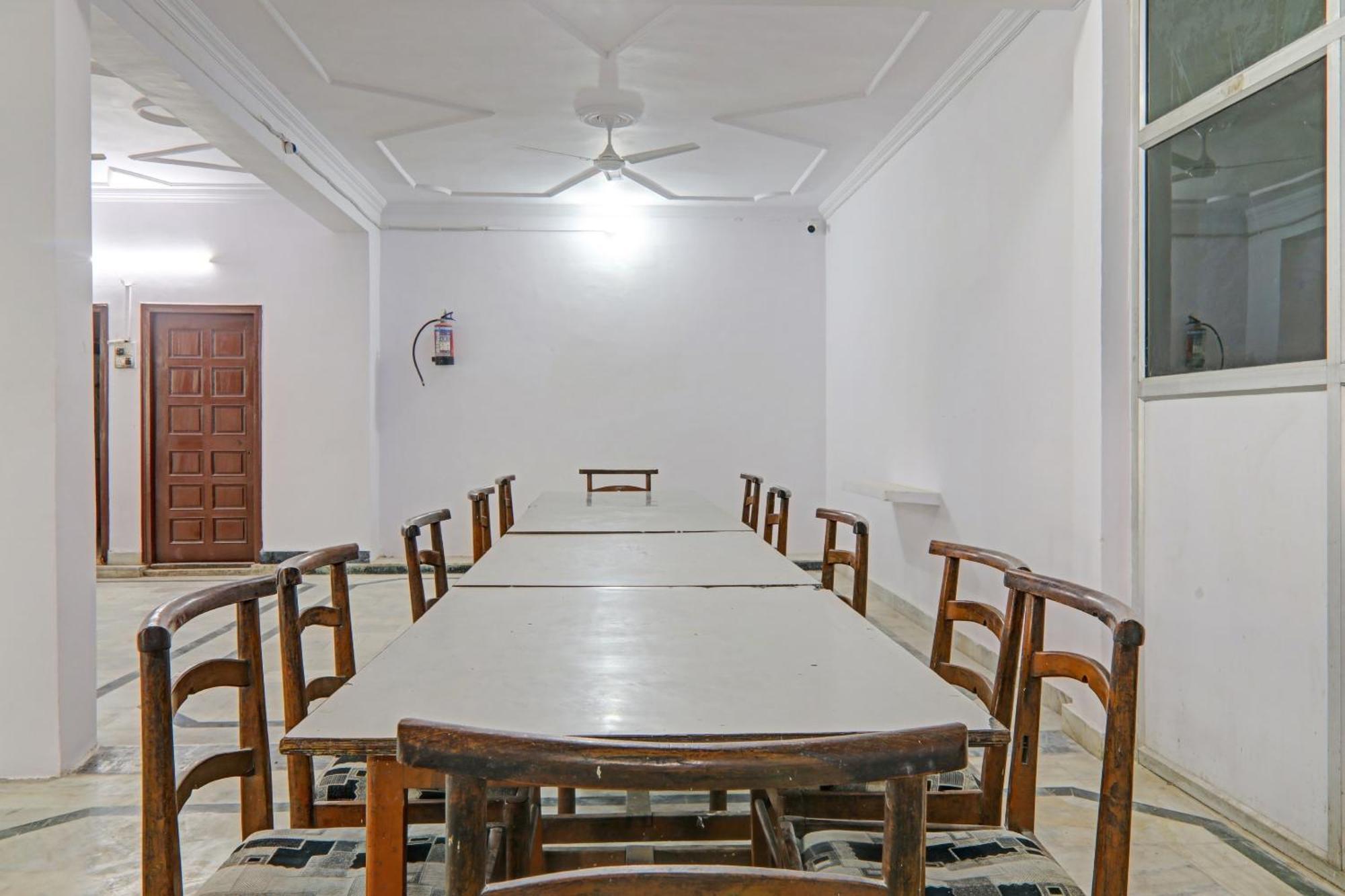 Hotel Collection O Premier Near Hazratganj Lucknow Exterior foto