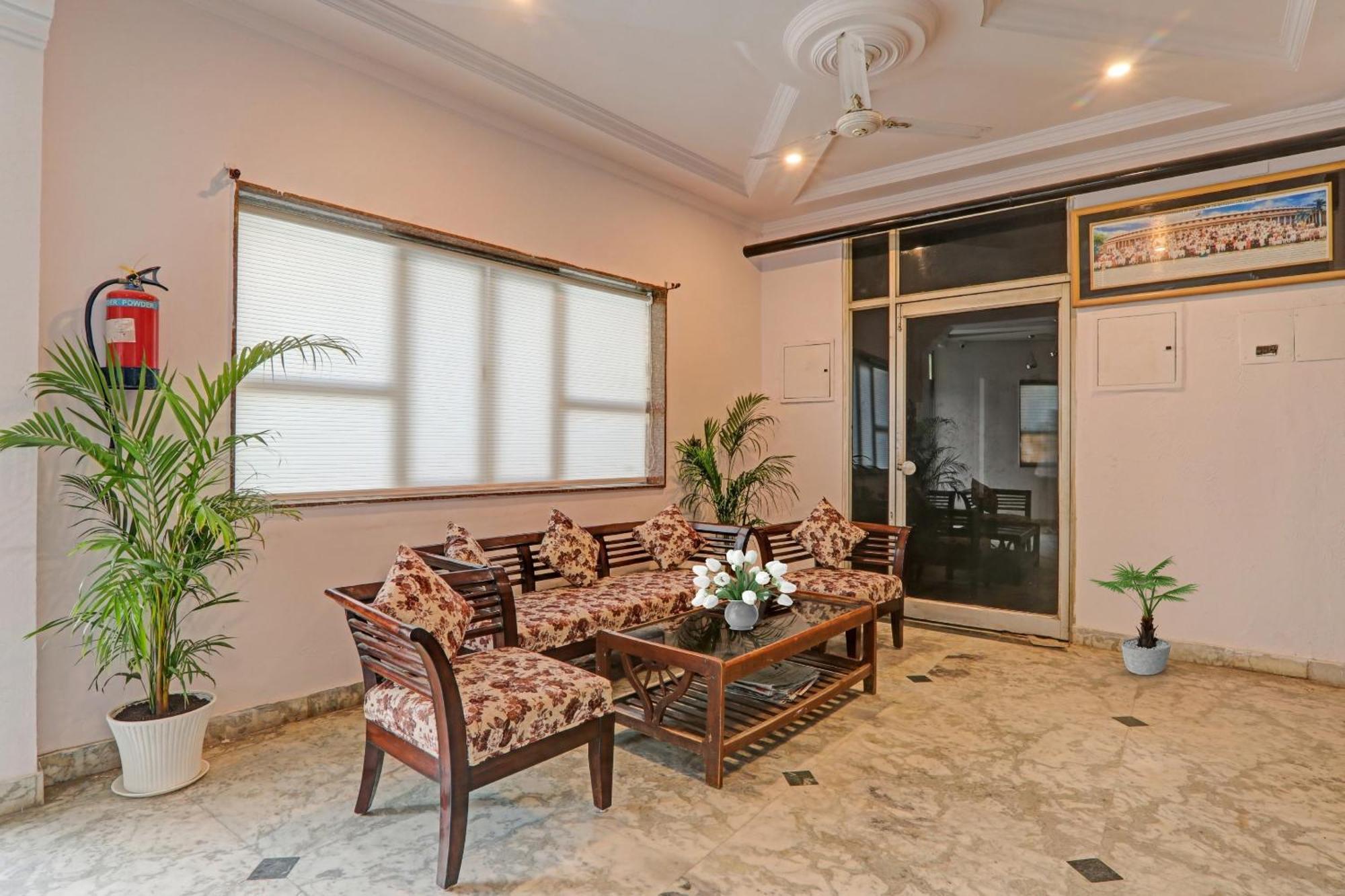 Hotel Collection O Premier Near Hazratganj Lucknow Exterior foto